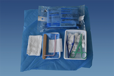 Disposable oral care kits